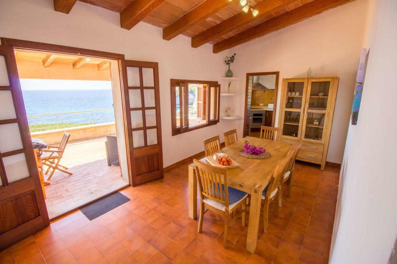 Beautiful Private Villa On The Sea Сантаньї Екстер'єр фото