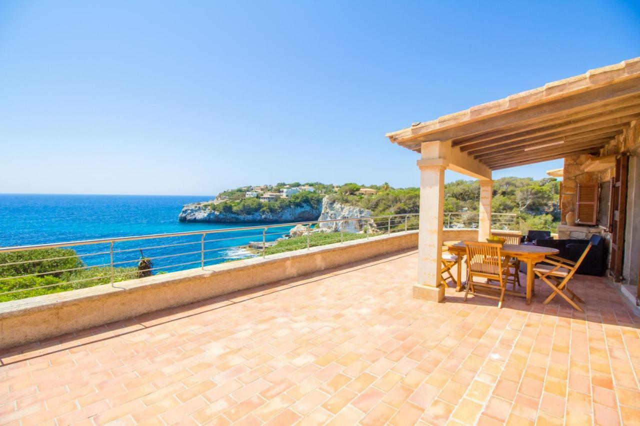 Beautiful Private Villa On The Sea Сантаньї Екстер'єр фото